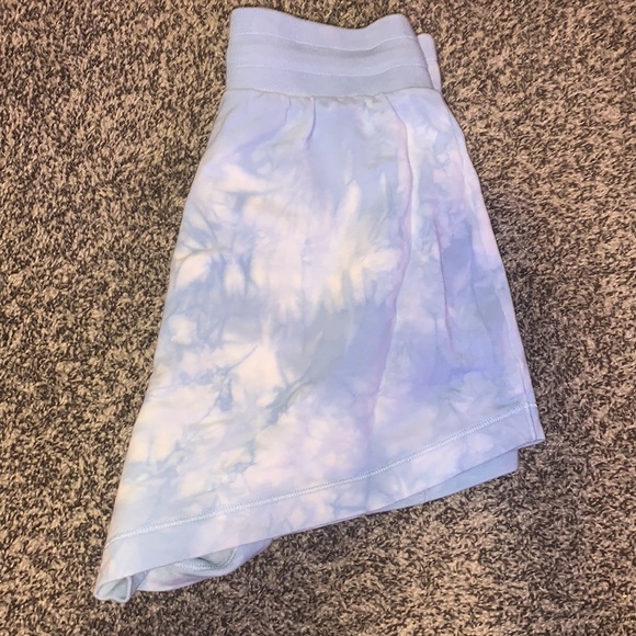 blue tie dye high waisted shorts - Picture 2 of 5